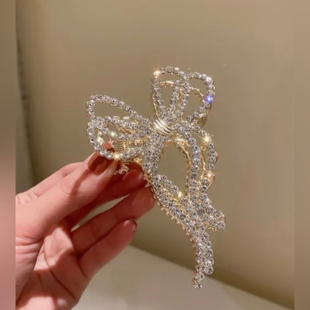 Super Elegant Embellished Hairpin to Enhance your Casual or Night Our Hair look - Picture 5 of 8